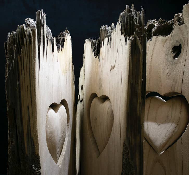 Scultura in legno riciclato.